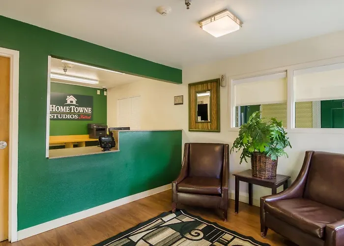 Hometowne Studios By Red Roof Denver - Glendale/ Cherry Creek
